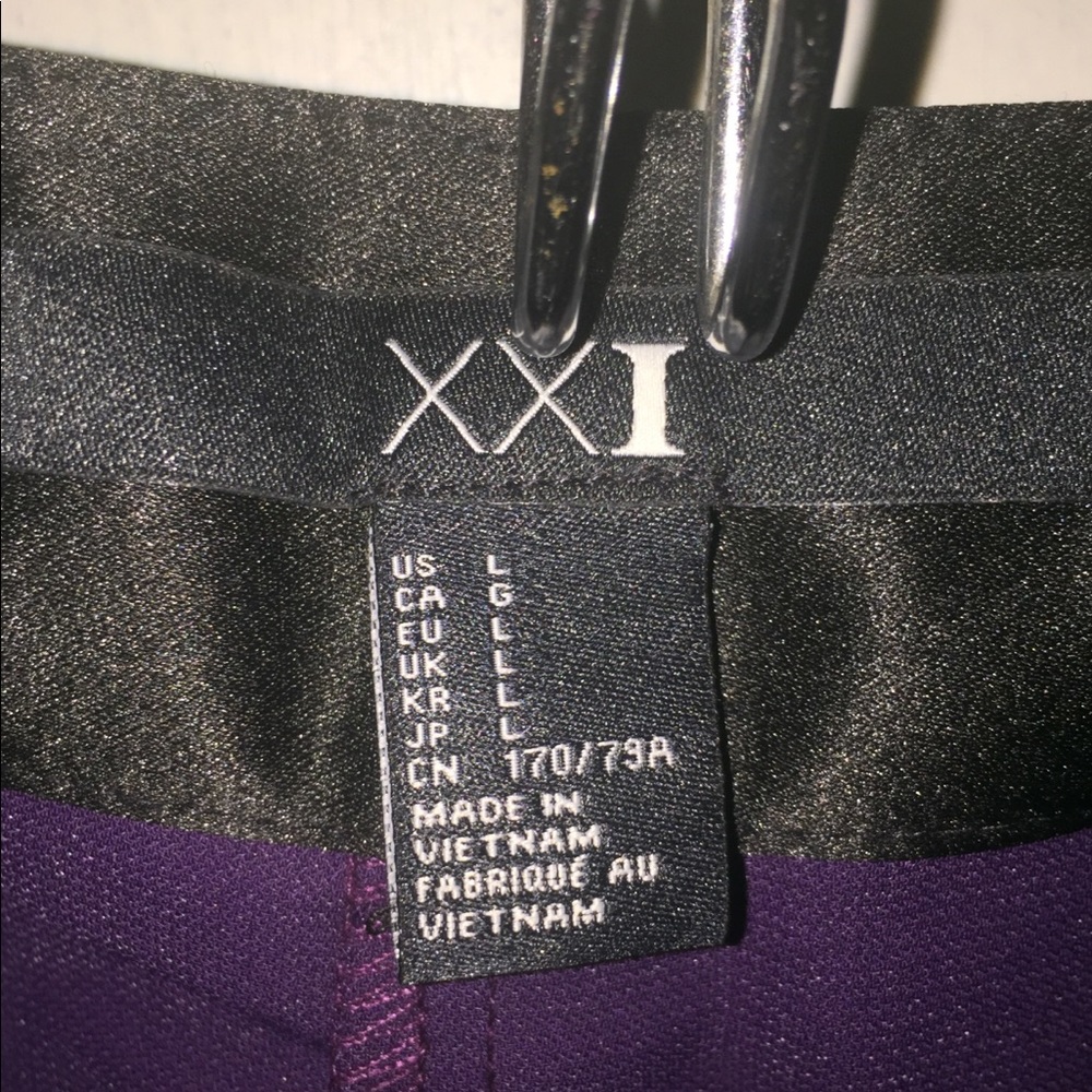 Shorts - Picture 3 of 3